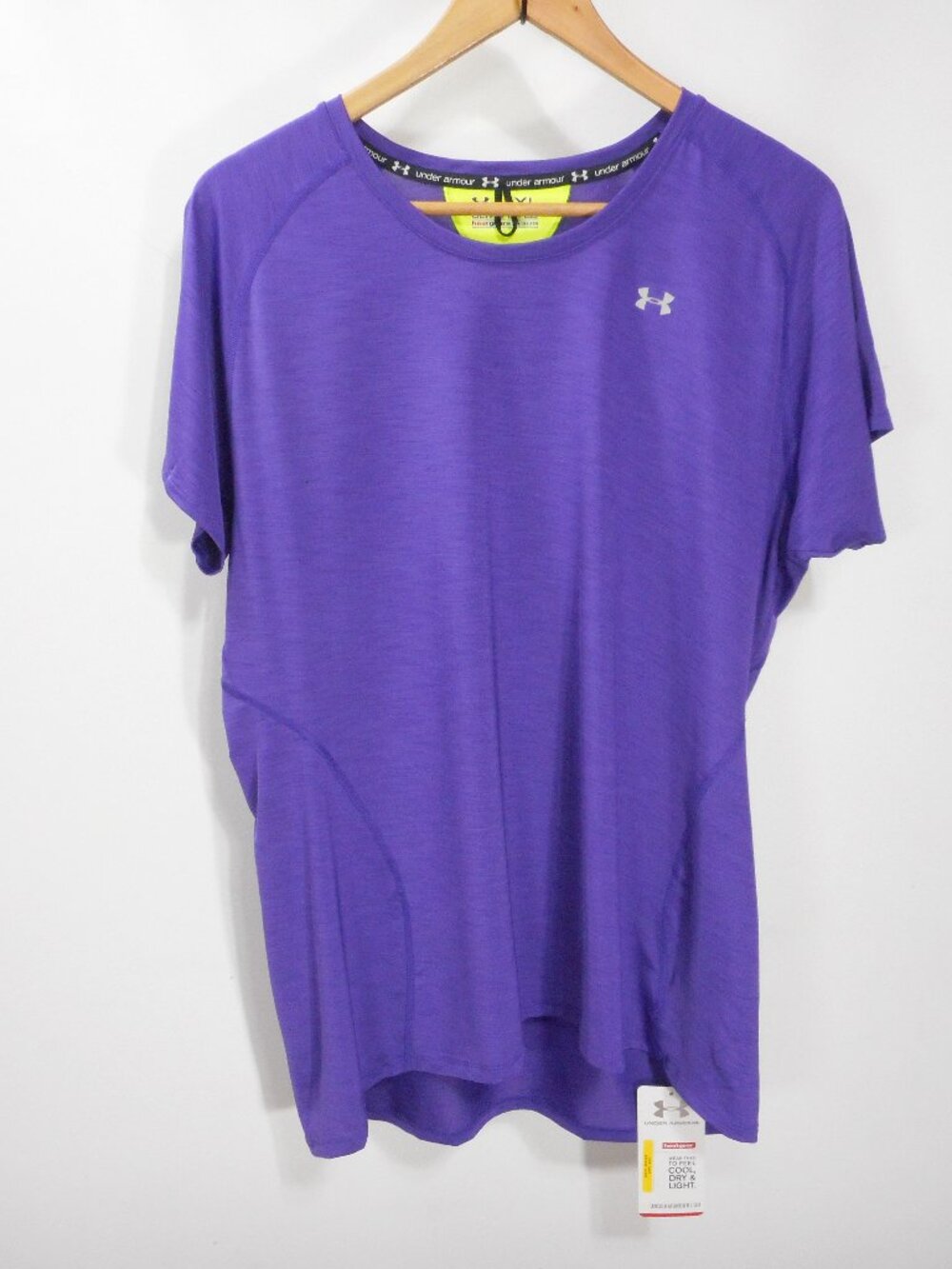 Under Armour HeatGear T-Shirt Women’s XL Purple Logo Semi-Fitted Activewear Gym